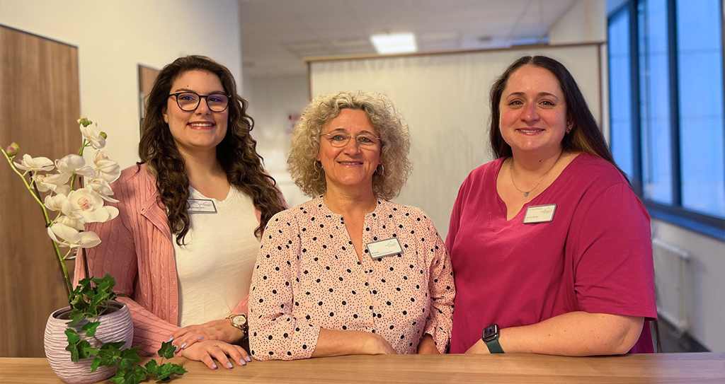 Team der Anmeldung zur Strahlentherapie, bestehend aus Frau Costa, Frau Jung und Frau Marder